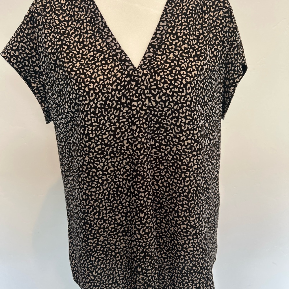 Fun 2‎ Fun Women's Blouse Leopard Print V Neck Short Sleeve Top